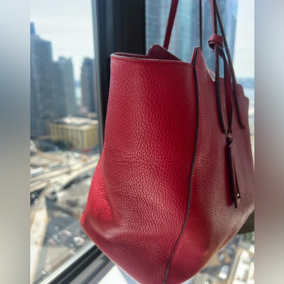 Large Gucci leather tote in red - Picture 6 of 6